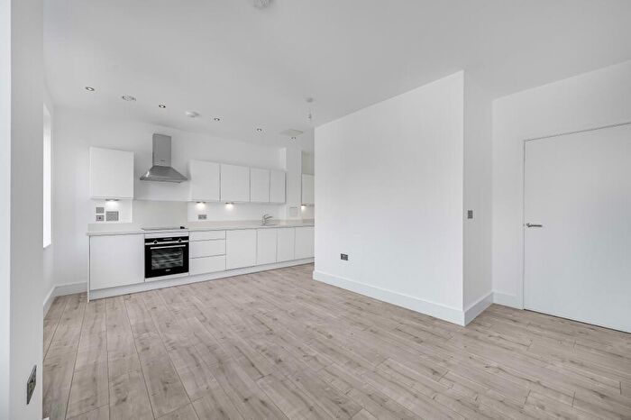 1 Bedroom Flat To Rent In River Front, Enfield, EN1