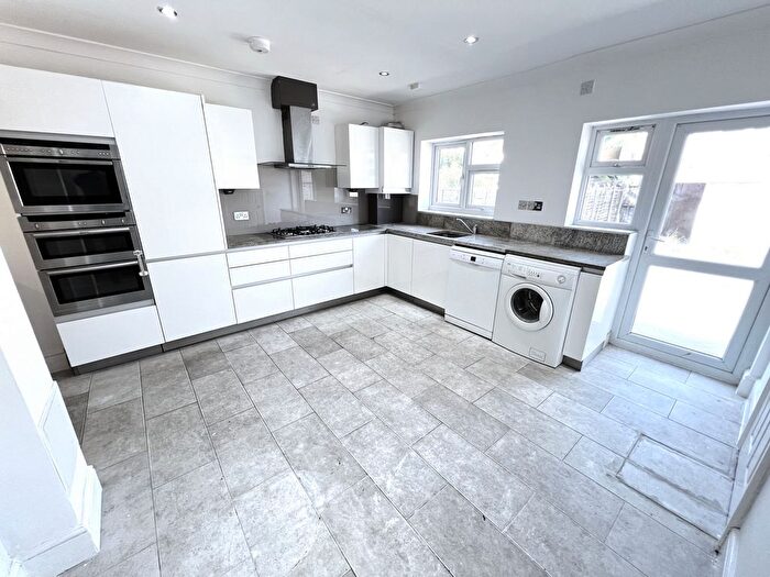 3 Bedroom Terraced House To Rent In Clements Road, East Ham, E6