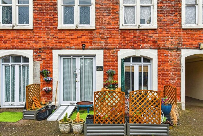 2 Bedroom Apartment For Sale In Edward Street, Westbury, BA13