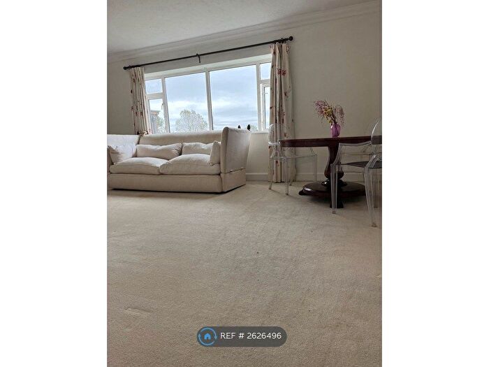 3 Bedroom Flat To Rent In Dyke Road Avenue, Hove, BN3