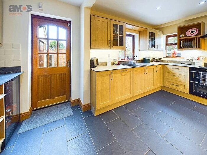 5 Bedroom Detached House For Sale In Main Road, Hockley, SS5