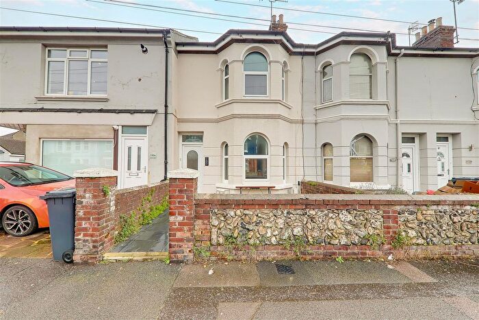 3 Bedroom Terraced House For Sale In Pavillion Road, Worthing, BN14