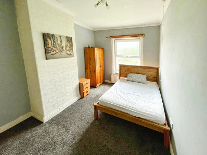 1 Bedroom Terraced House To Rent In Church Street, Crosland Moor, Huddersfield, West Yorkshire, HD4