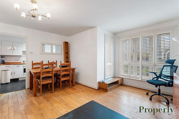 2 Bedroom Flat To Rent In Wheat Sheaf Close, London, E14