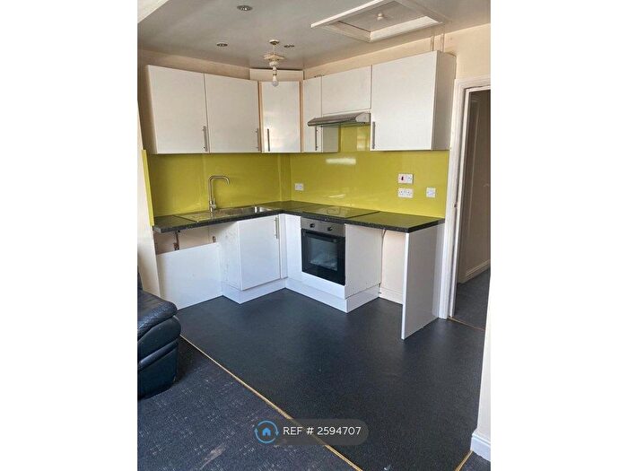 2 Bedroom Flat To Rent In Cavendish Street, Keighley, BD21