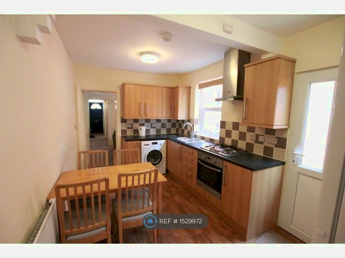 4 Bedroom Terraced House To Rent In Grange Avenue, Reading, RG6