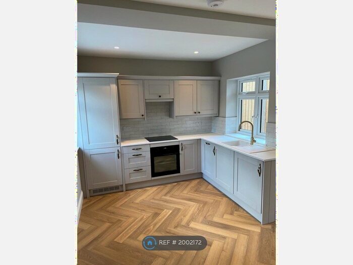 1 Bedroom End Of Terrace House To Rent In Douglas Road, Kingston Upon Thames, KT1