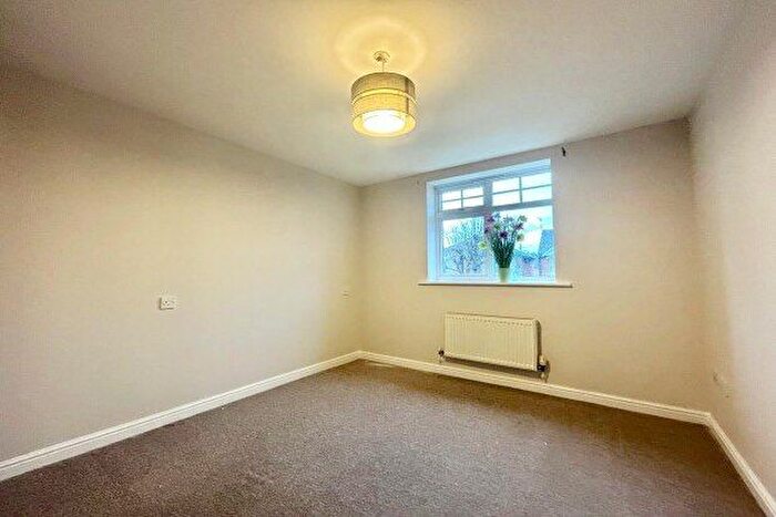 2 Bedroom Flat To Rent In Benny Hill Close, Eastleigh, SO50