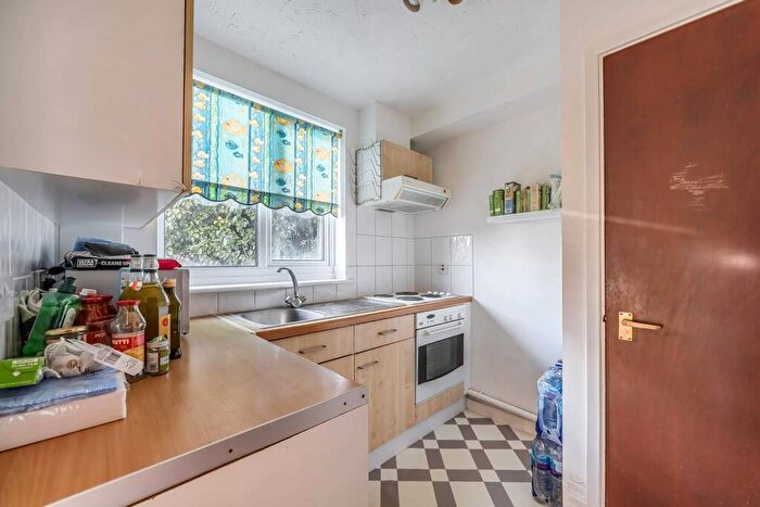 1 Bedroom Flat For Sale In Globe Road, Bethnal Green, London, E2