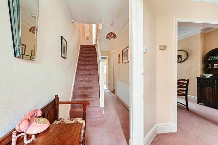 3 Bedroom Detached House For Sale In Windsor Road, Farnborough, GU14