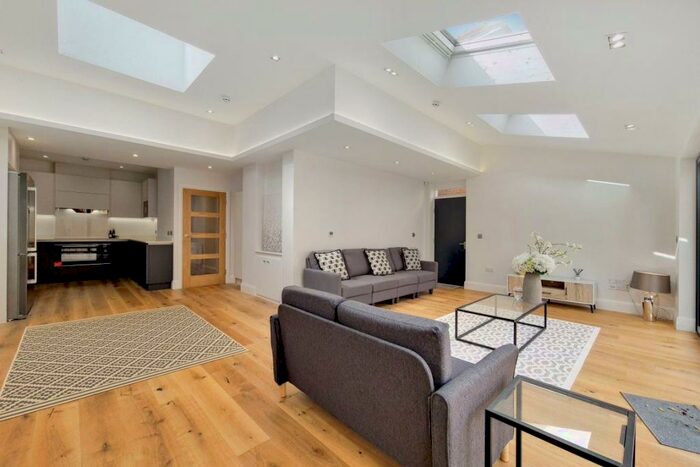 3 Bedroom Apartment To Rent In Crown Road, Coombe, KT3