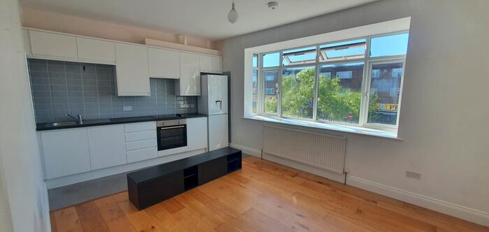 2 Bedroom Flat To Rent In Ruislip Road, Greenford, UB6