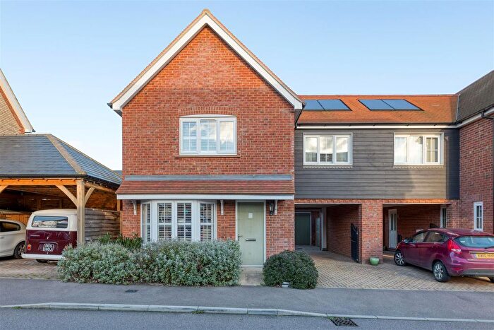 4 Bedroom Semi-Detached House For Sale In Walnut Tree Way, Meppershall, Shefford, SG17