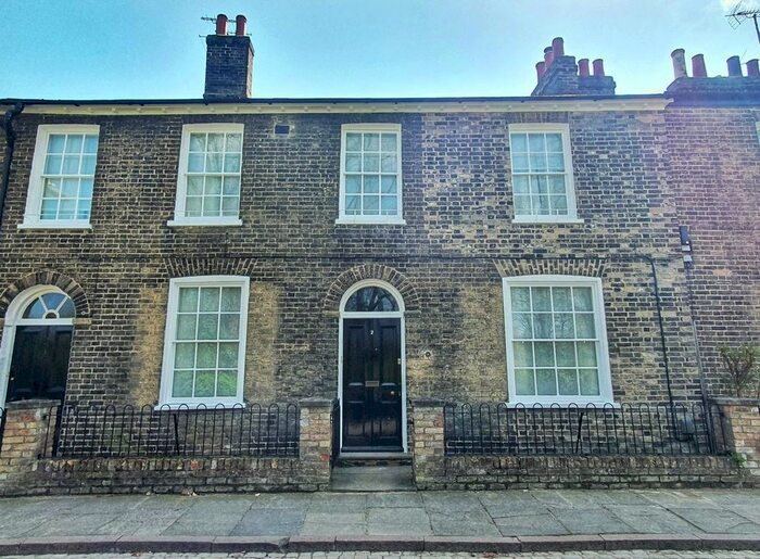 6 Bedroom Terraced House To Rent In New Square, Cambridge, Cambridgeshire, CB1