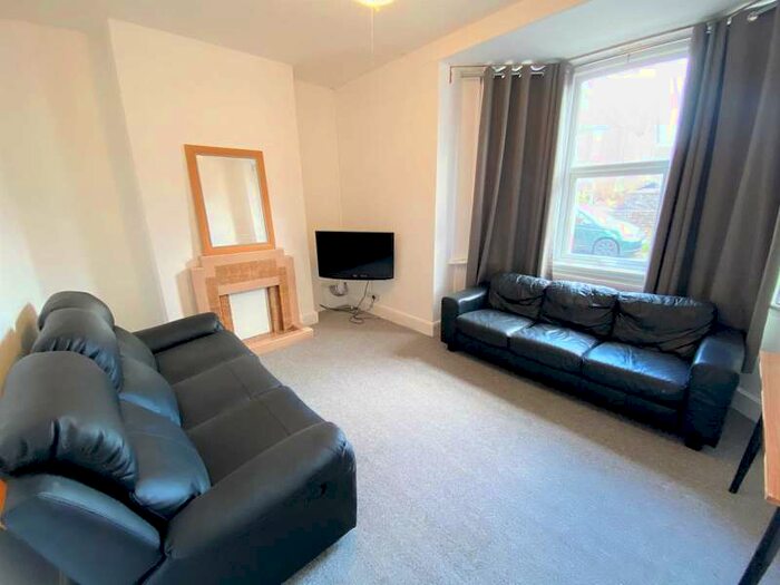 6 Bedroom Terraced House To Rent In St Martin`s Terrace, Canterbury, CT1