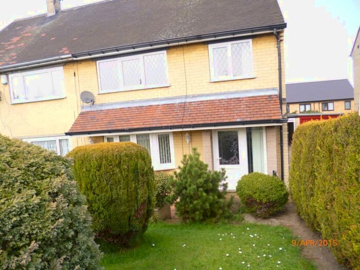 3 Bedroom Semi-Detached House To Rent In Pearsons Crescent, Wombwell, S73