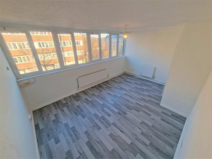 2 Bedroom Flat To Rent In Allwood Close, Sydenham, London, SE26