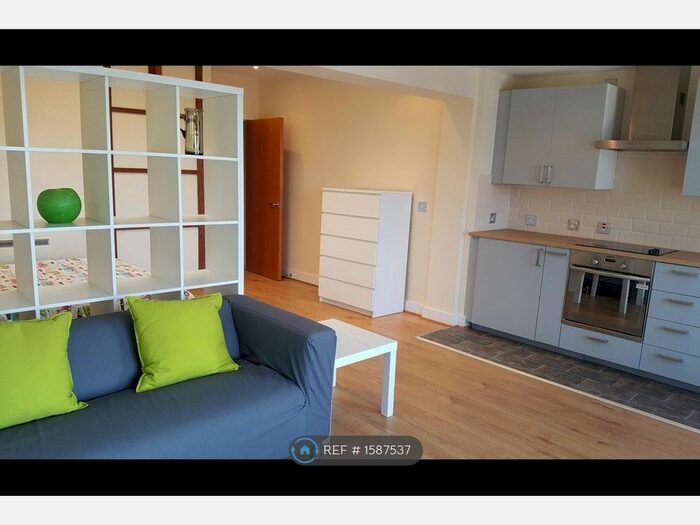 Studio To Rent In Moseley Road, Birmingham, B12