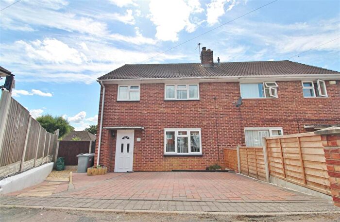 3 Bedroom Semi-Detached House For Sale In Hamilton Road, Grantham, NG31