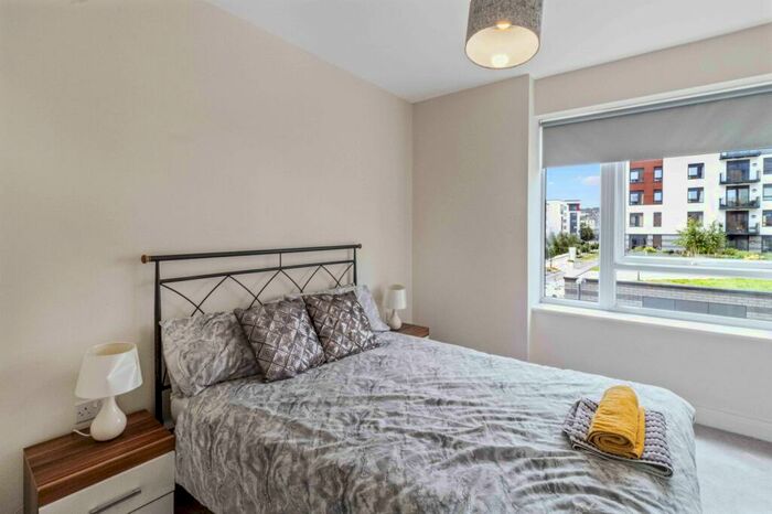 2 Bedroom Apartment To Rent In Peninsula Quay, Pegasus Way, ME7