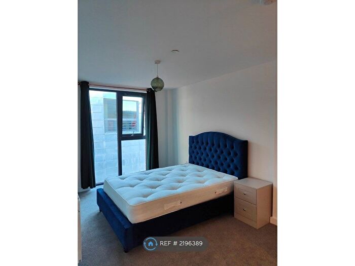 2 Bedroom Flat To Rent In Deluna House, Manchester, M4