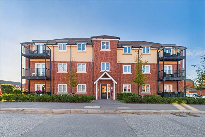 2 Bedroom Apartment For Sale In Gamble Gardens, Wokingham, Berkshire, RG41