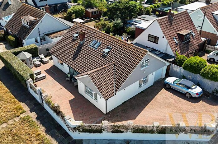 4 Bedroom Detached House For Sale In Falcon Close, Shoreham-By-Sea, BN43