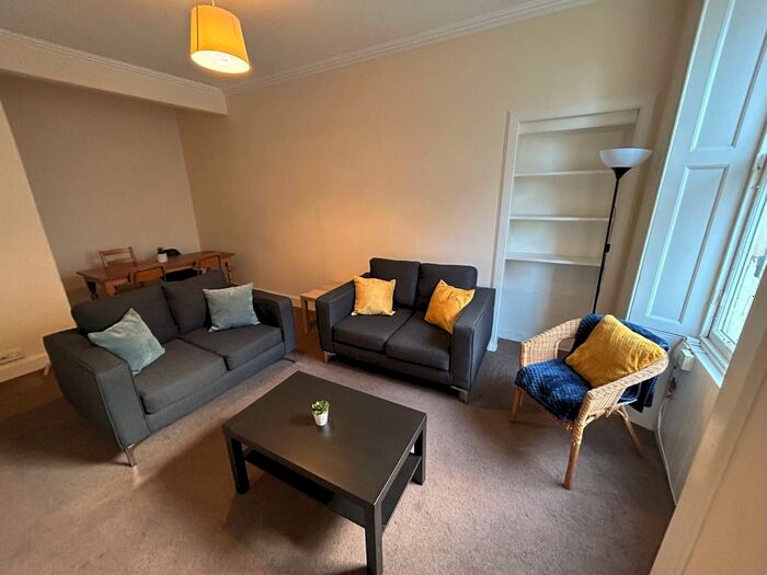 3 Bedroom Flat To Rent In Home Street, Tollcross, Edinburgh, EH3