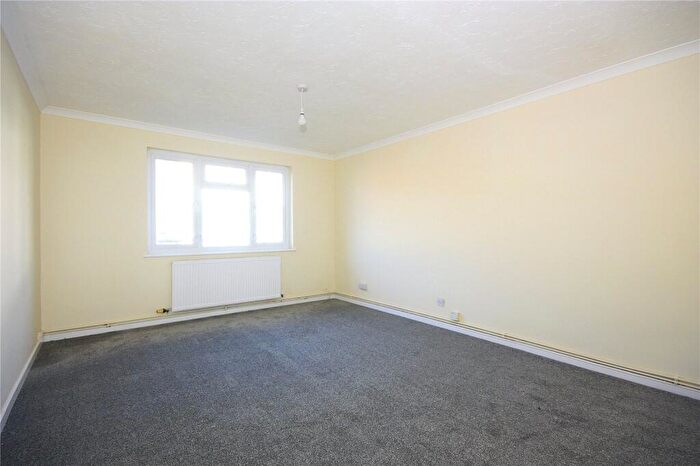 2 Bedroom Apartment For Sale In Greywell Road, Havant, Hampshire, PO9