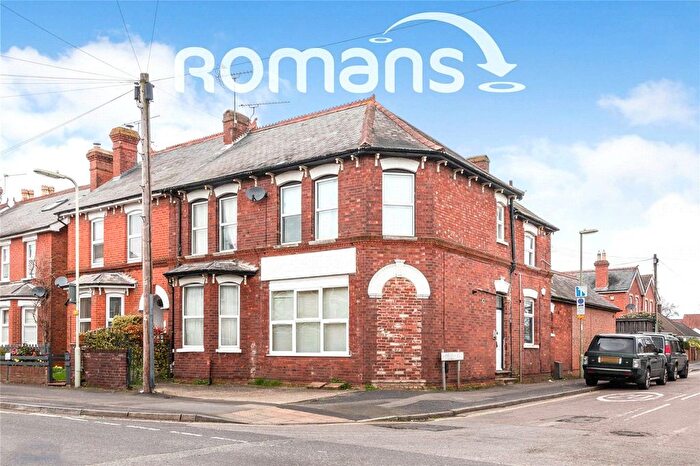 2 Bedroom Flat For Sale In Queens Road, Farnborough, Hampshire, GU14