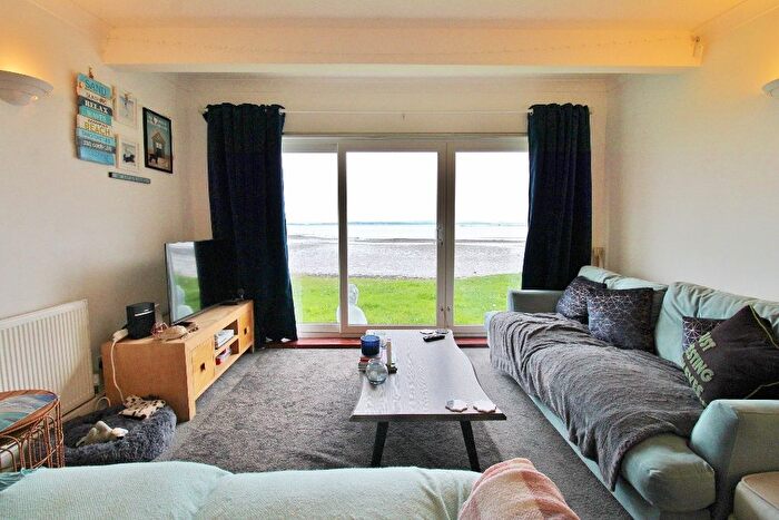2 Bedroom Chalet For Sale In Chilling Lane, Warsash, Southampton, SO31