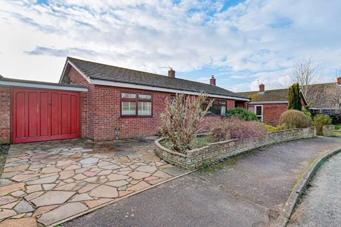 3 Bedroom Detached Bungalow For Sale In Cedar Close, Mattishall, NR20
