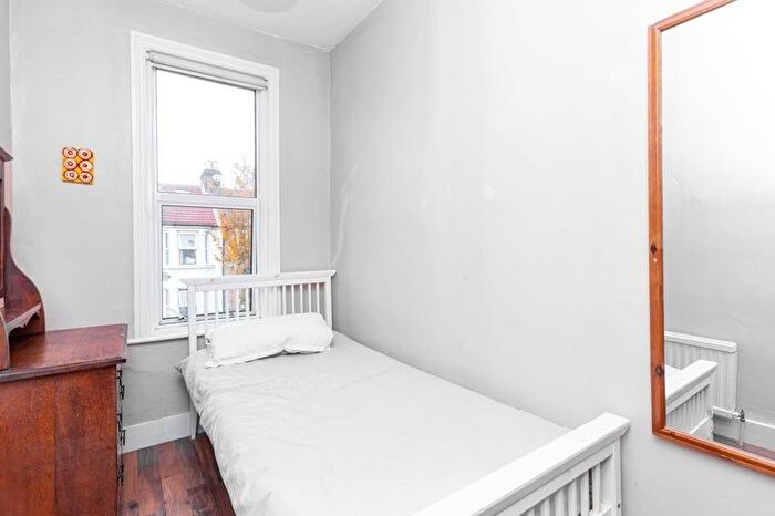 3 Bedroom Maisonette To Rent In Morley Road, London, E10