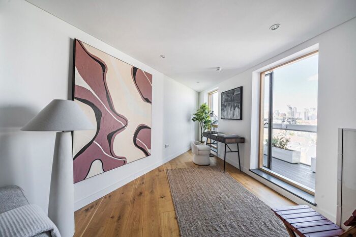 2 Bedroom Flat For Sale In Bermondsey Square, London, SE1