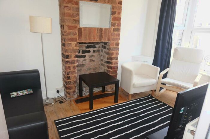 3 Bedroom Terraced House To Rent In Caellepa, Bangor, Gwynedd, LL57