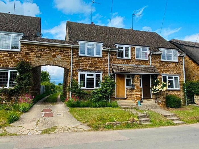 3 Bedroom Cottage To Rent In Lower Street, OX15
