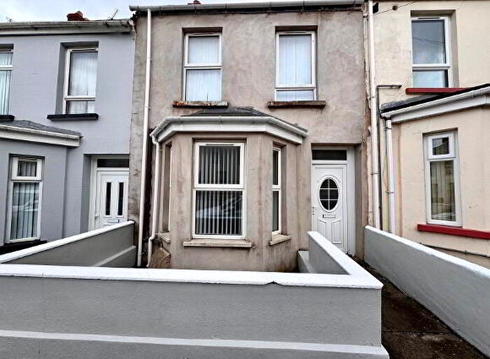 2 Bedroom Mid Terraced House For Sale In Argyle Terrace, Derry, BT48