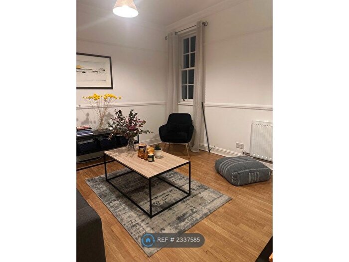 2 Bedroom Flat To Rent In Clapham Road, London, SW9