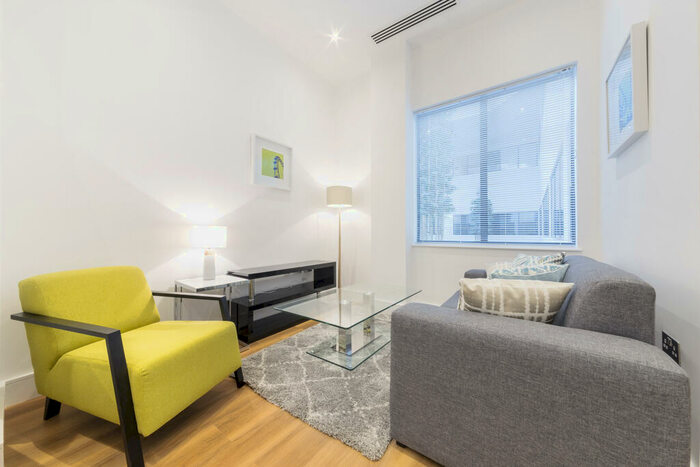 Apartment To Rent In Bath Road, Slough, SL1