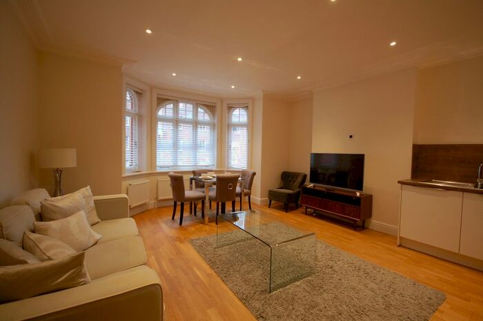 1 Bedroom Flat To Rent In Hamlet Gardens, Hammersmith, W6