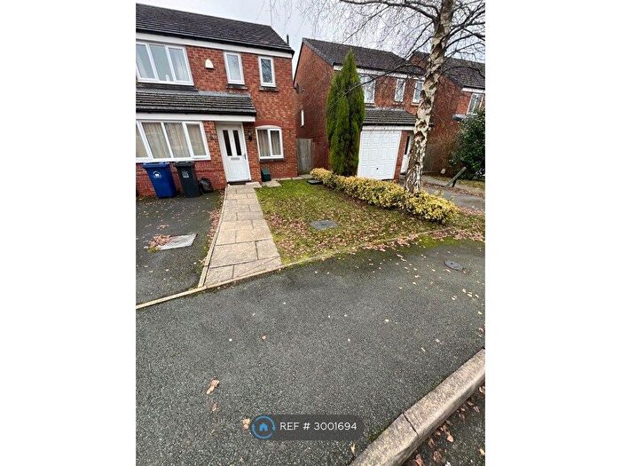 4 Bedroom Semi-Detached House To Rent In Brent Close, Newcastle, ST5