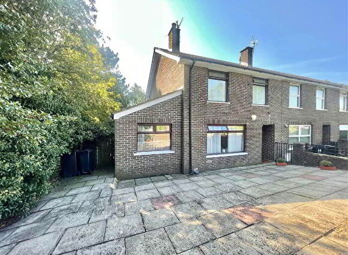 4 Bedroom End Of Terrace House For Sale In Glencolin Drive, Belfast, BT11