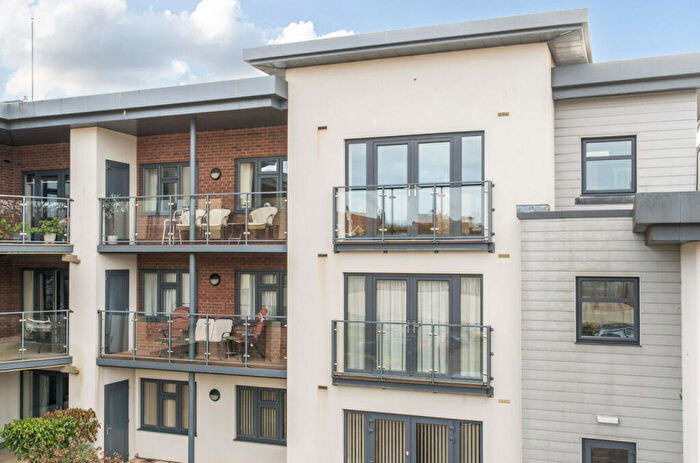 2 Bedroom Apartment For Sale In Buckingham Close, Exmouth, Devon, EX8