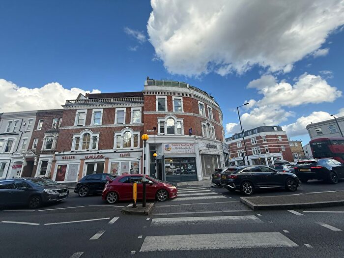 3 Bedroom Flat For Sale In Second Floor Flat, Fulham Road, London, SW6
