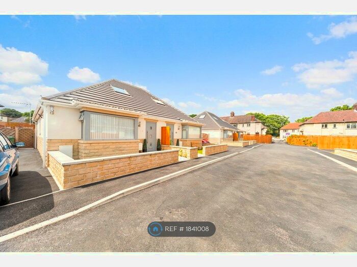 3 Bedroom Bungalow To Rent In Redesdale Grove, Leeds, LS16