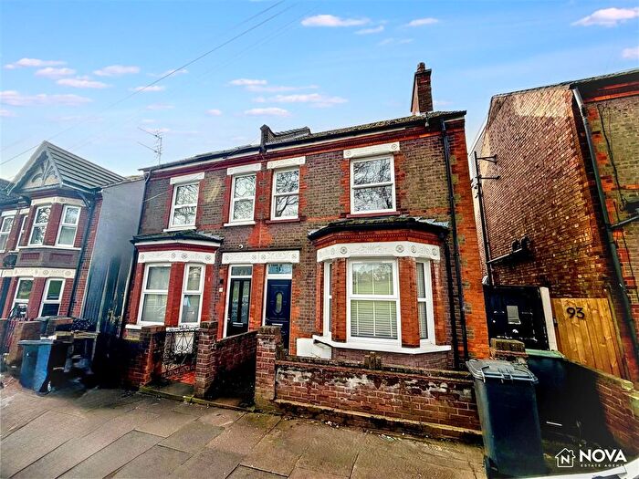 3 Bedroom Semi Detached House To Rent In Havelock Road, Luton, LU2