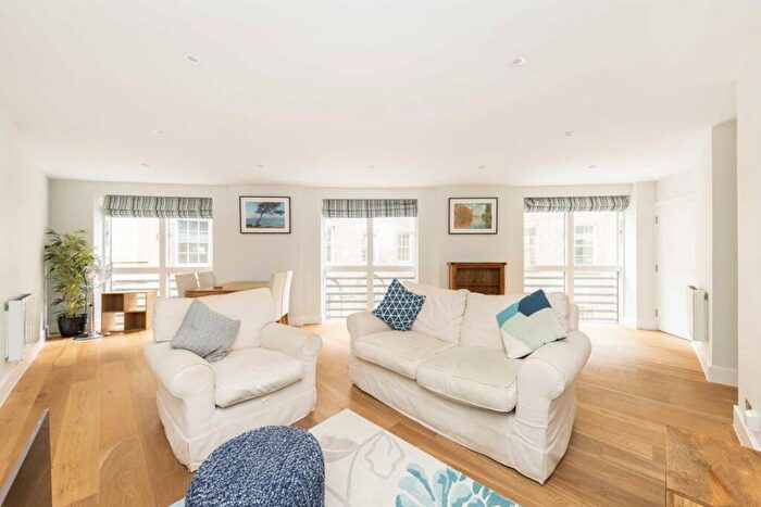 2 Bedroom Flat To Rent In Black Friars Lane, St Pauls, EC4V