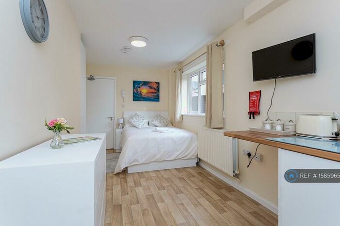 Studio To Rent In Blackberry Terrace, Southampton, SO14