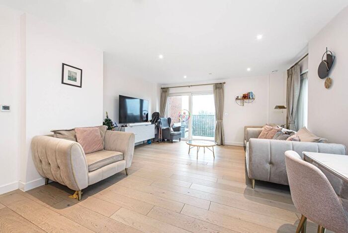 3 Bedroom Flat For Sale In Achill Close, Colindale, London, NW9