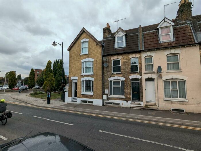 1 Bedroom Flat To Rent In High Street, Rochester, ME1